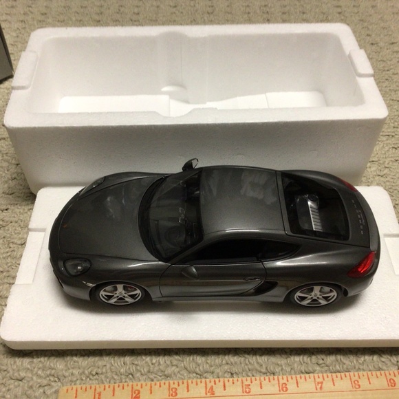 Porsche Cayman S 1:18 Scale Model. New in Box. - Picture 5 of 9